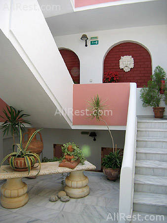 Villa Naias 2